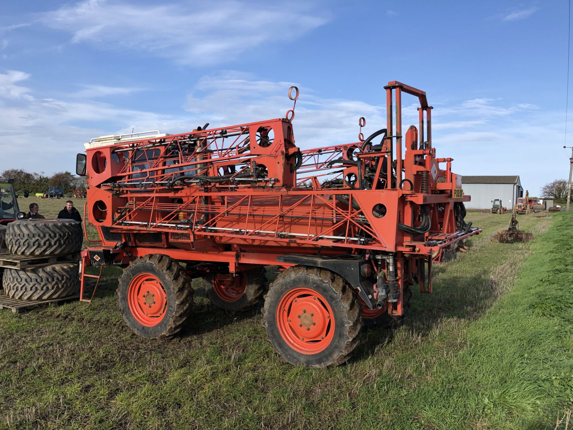 P205 ONG SANDS LOWLINE 2000 24 METRE SELF PROPELLED SPRAYER - Image 3 of 19