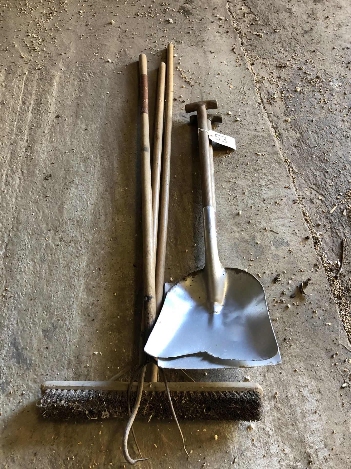 GRAIN SHOVEL, BRUSH,