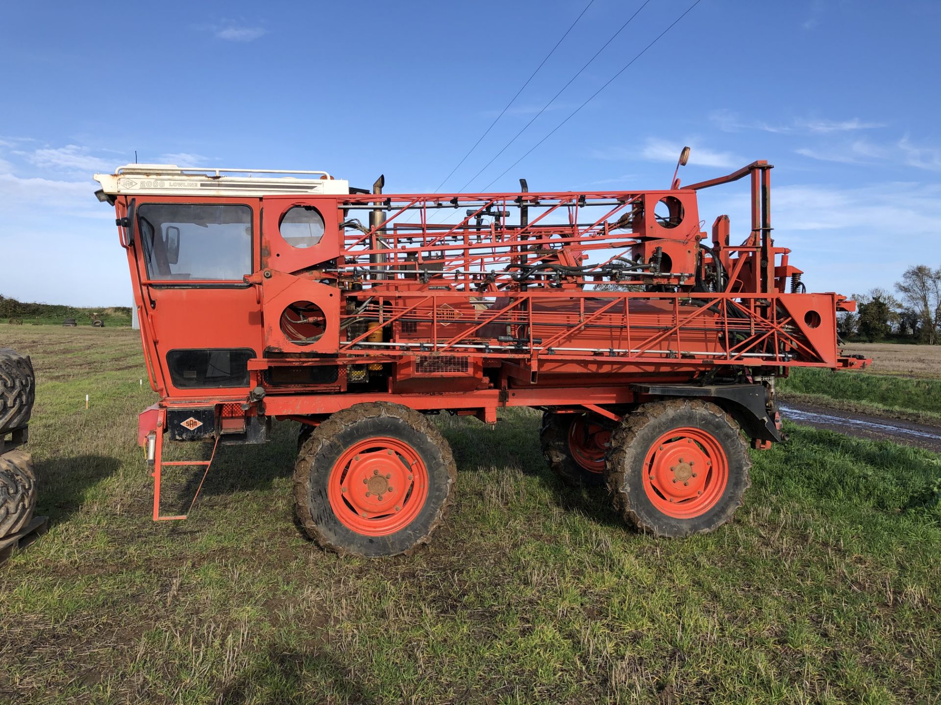 P205 ONG SANDS LOWLINE 2000 24 METRE SELF PROPELLED SPRAYER - Image 2 of 19