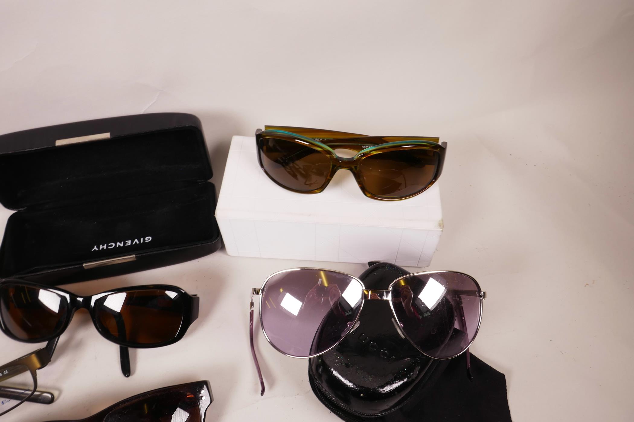 Six pairs of designer sunglasses including Jasper Conran, Ben Sherman etc - Image 3 of 3
