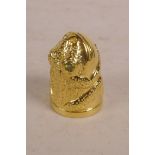A 925 silver gilt thimble in the form of a frog, 1"