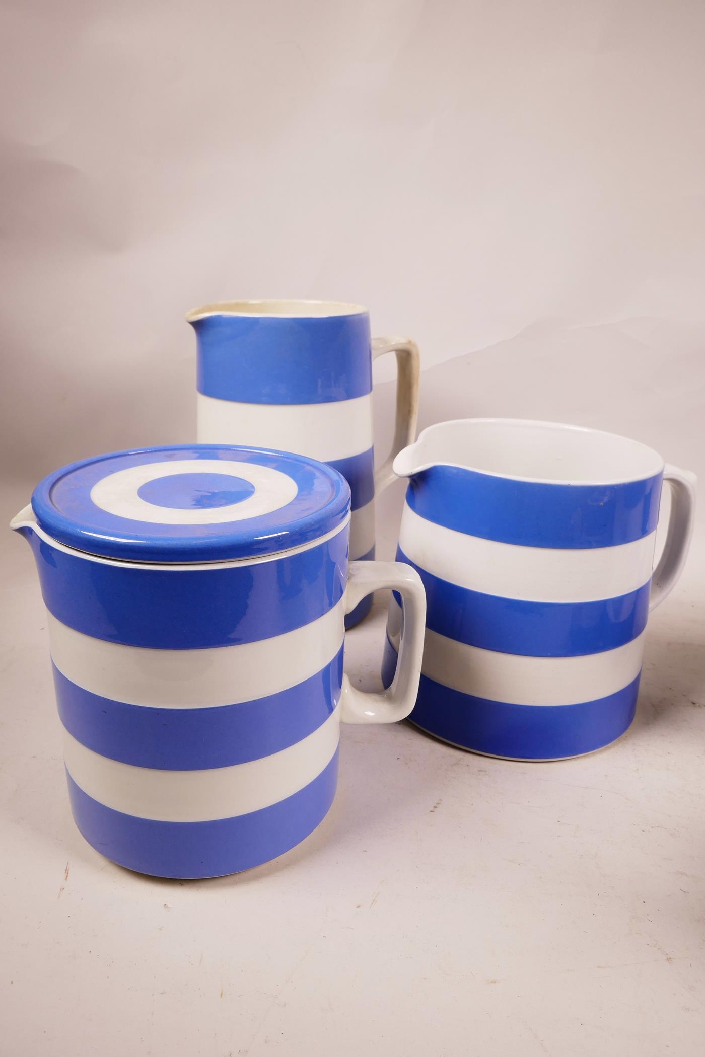 Ten large pieces of T.G. Green and Co. Cornish ware, blue and white, including three teapots, a - Image 3 of 7