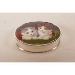 A 925 silver pill box, with later applied cold enamel plaque depicting two kittens to cover, 1½" x
