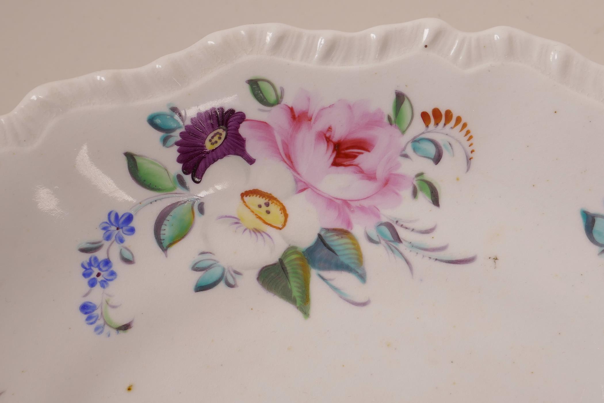 A pair of possibly Chamberlain Worcester early C19th leaf shaped dessert dishes, with hand painted - Image 6 of 8