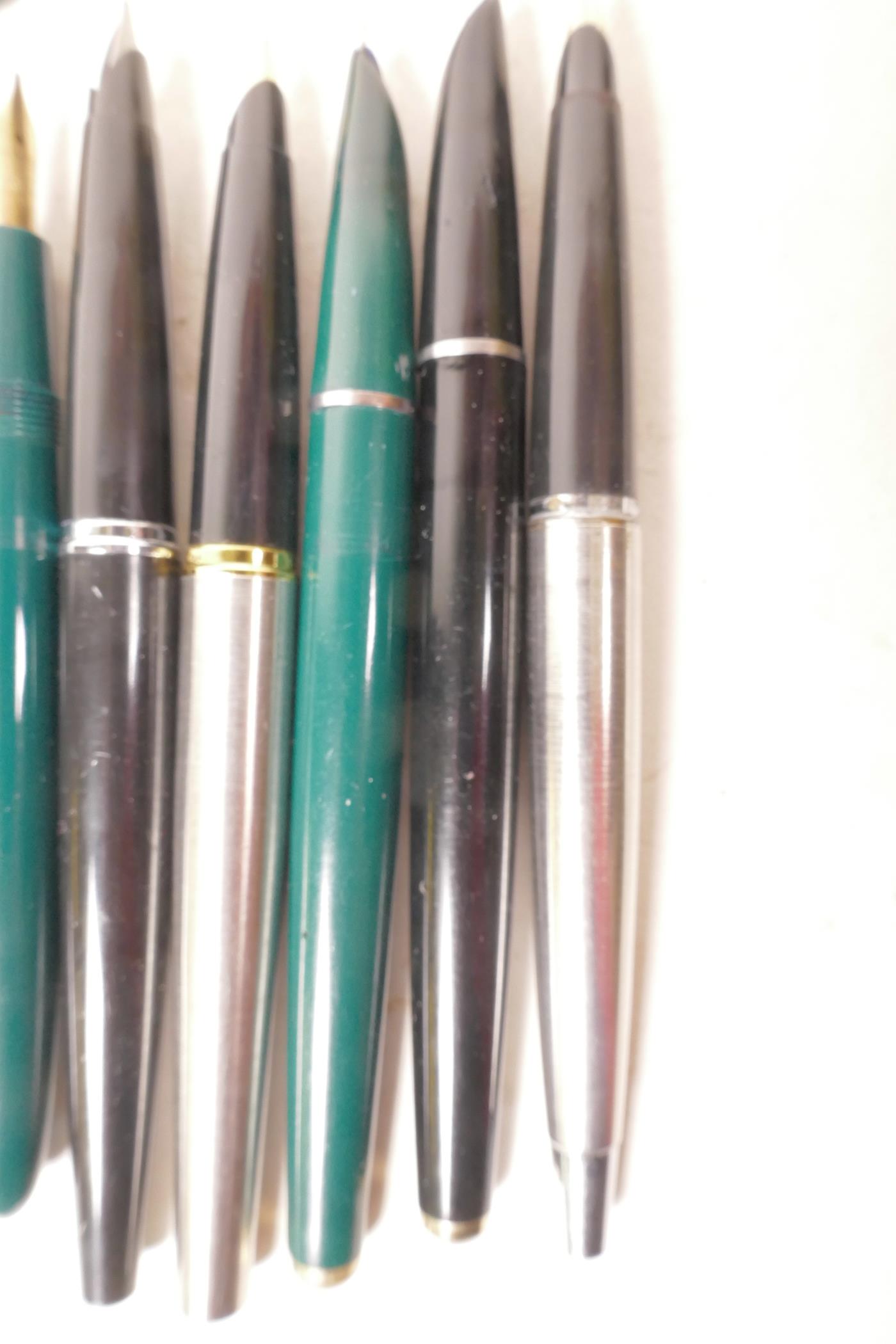 A collection of ten vintage Parker fountain pens, A/F - Image 5 of 6