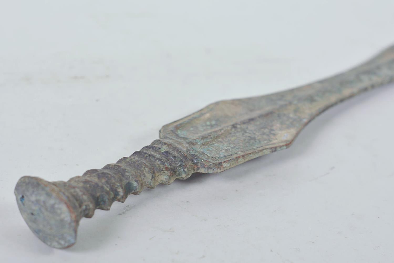 A Chinese bronze short sword with verdigris patina, 14" long - Image 5 of 5