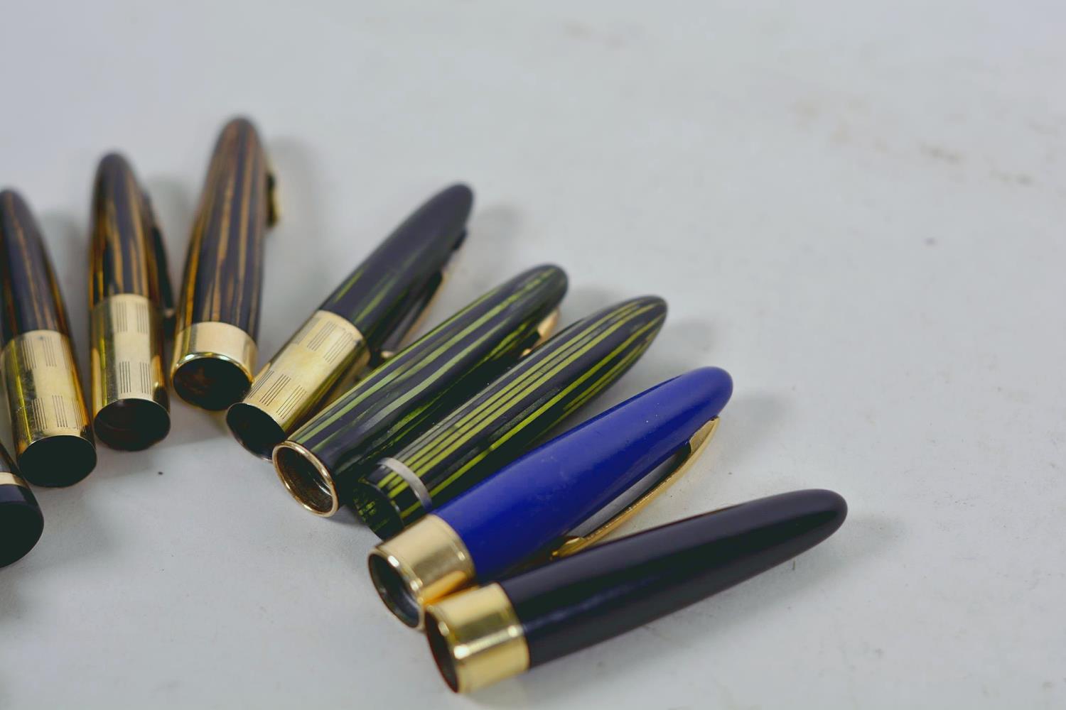 A collection of eleven vintage fountain pen caps - Image 6 of 7