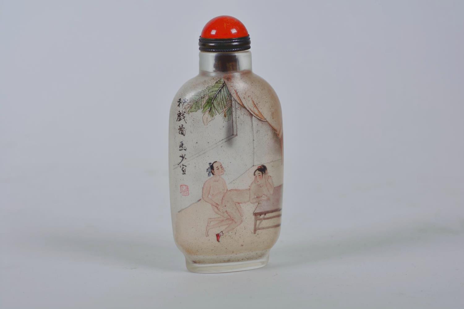 A Chinese erotic reverse decorated snuff bottle together with a Japanese shunga carved boxwood - Image 6 of 11