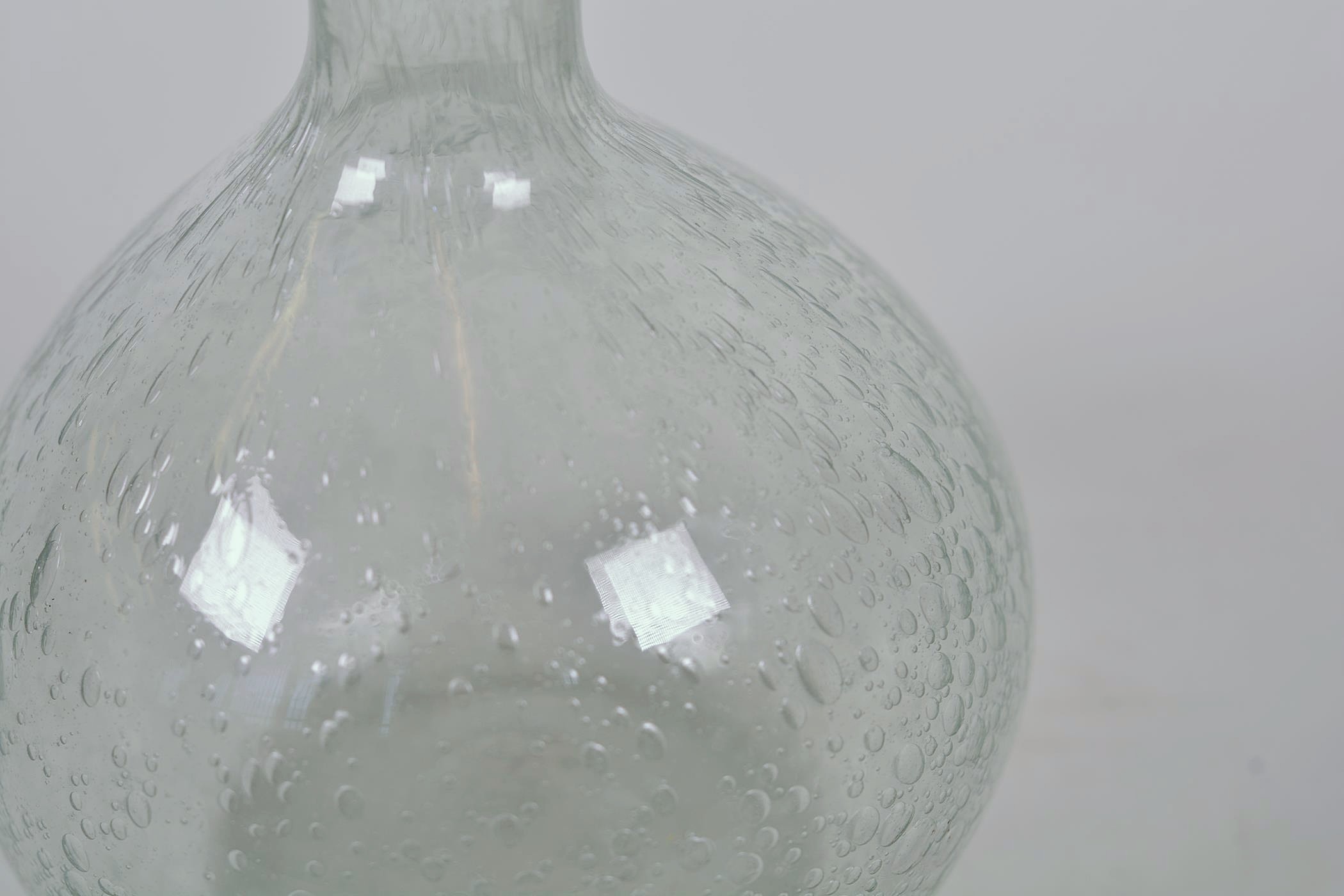 A bulbous bubble glass specimen vase with long slender neck, 12" high - Image 4 of 4