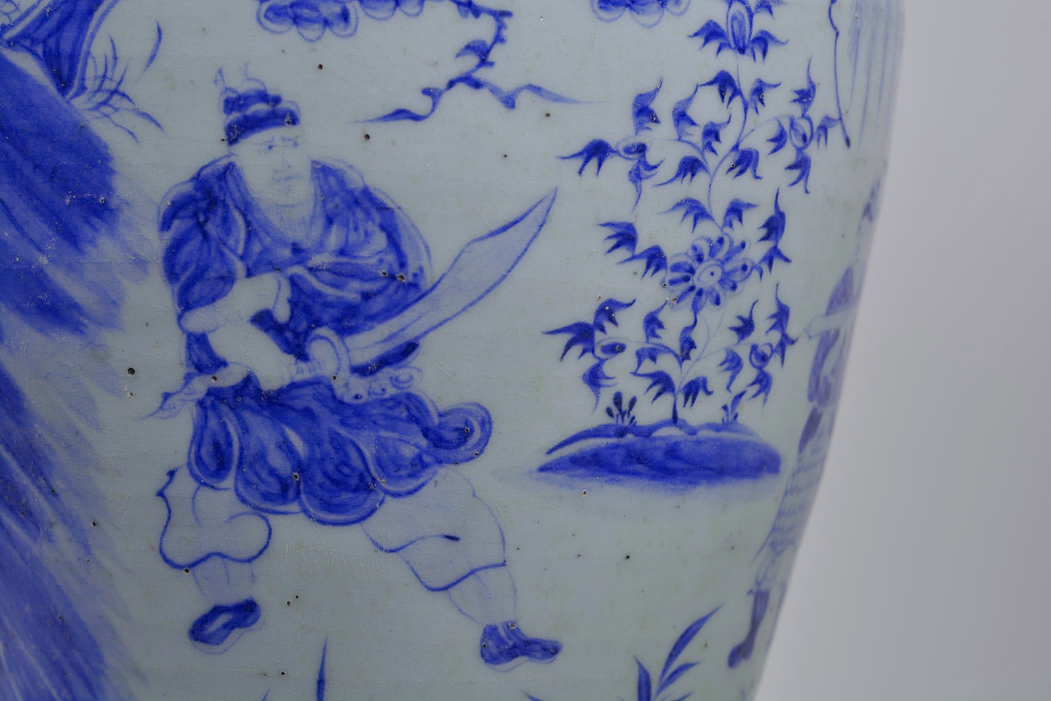 A large Chinese blue and white pottery meiping vase decorated with Lu Zhishen uprooting a willow - Image 5 of 5
