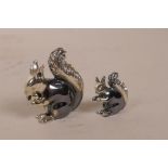 Two silver and enamel Saturno style squirrel figures, largest 1½" high