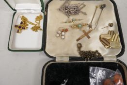 A quantity of jewellery to include a 9ct gold crucifix, 1.7g, two C19th stone set bar brooches, a