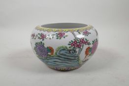 A Chinese famille verte porcelain bowl with a rolled rim, decorated with chrysanthemums, six