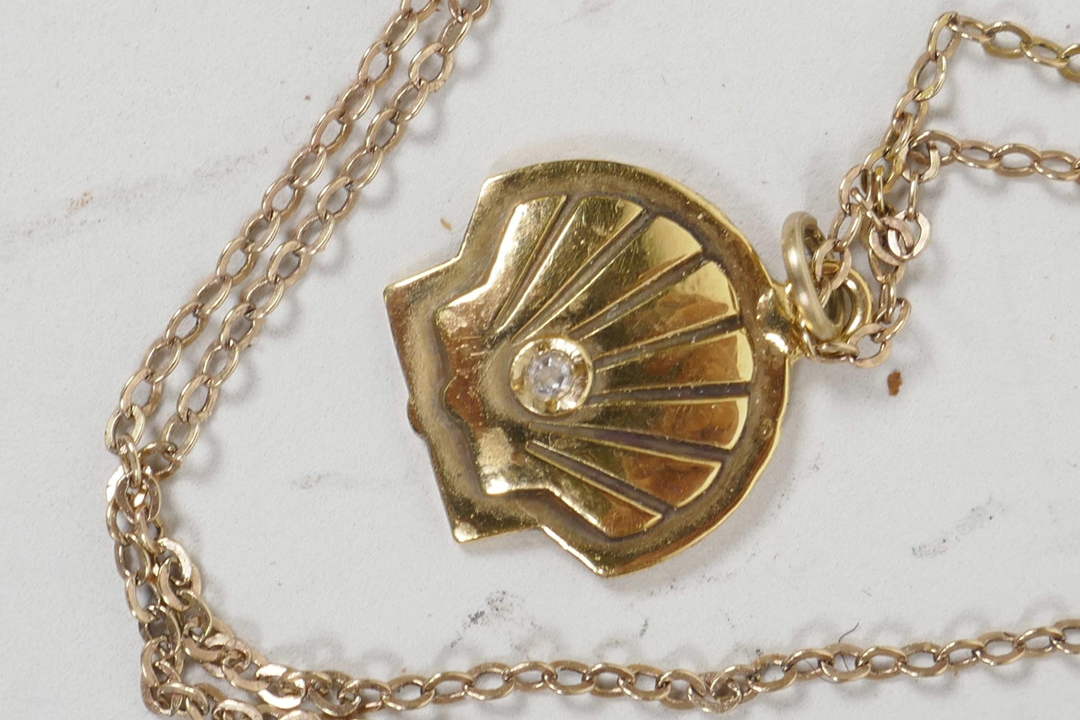 A Shell Oil company 9ct gold stone set shell pendant, on a 9ct gold chain, 3.9g, together with a - Image 2 of 6