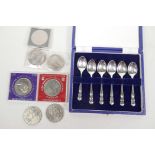 A boxed set of six hallmarked silver coffee spoons, hallmarked Birmingham 1977 (44 grams),