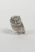 A novelty sterling silver miniature owl, 1"