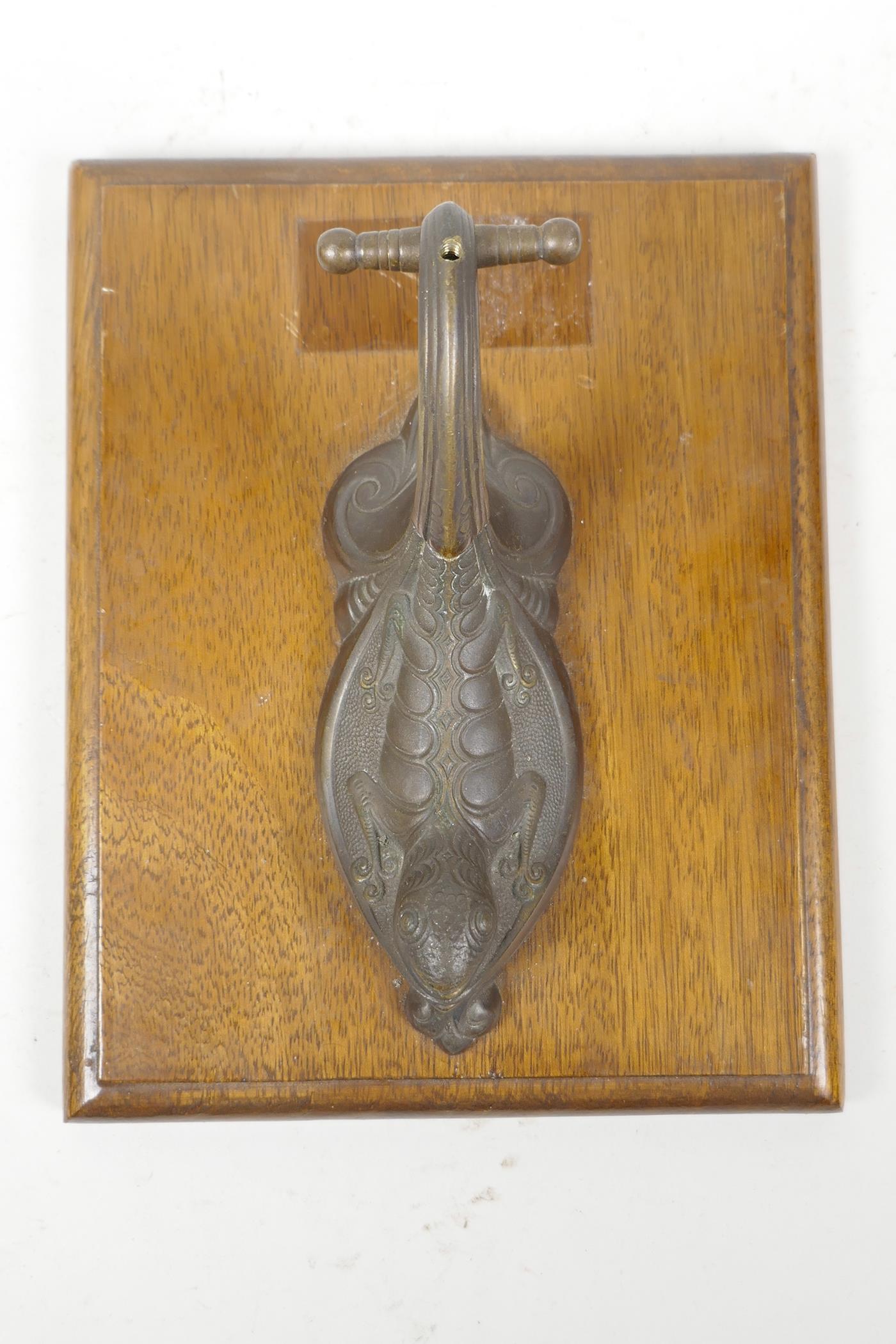 An Art Nouveau wall hook in the form of a gekko, 8" x 10" - Image 2 of 3