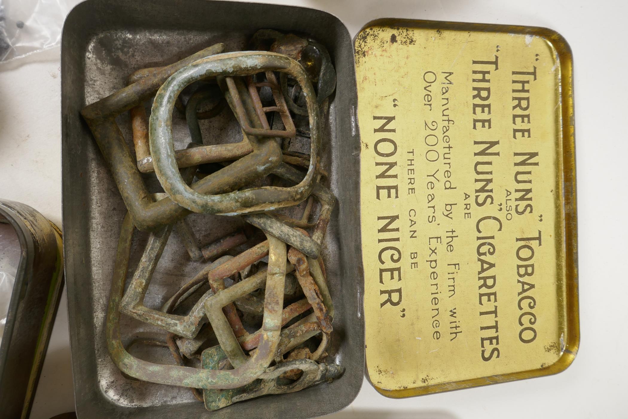 A box of vintage tins and detectorist finds - Image 4 of 6