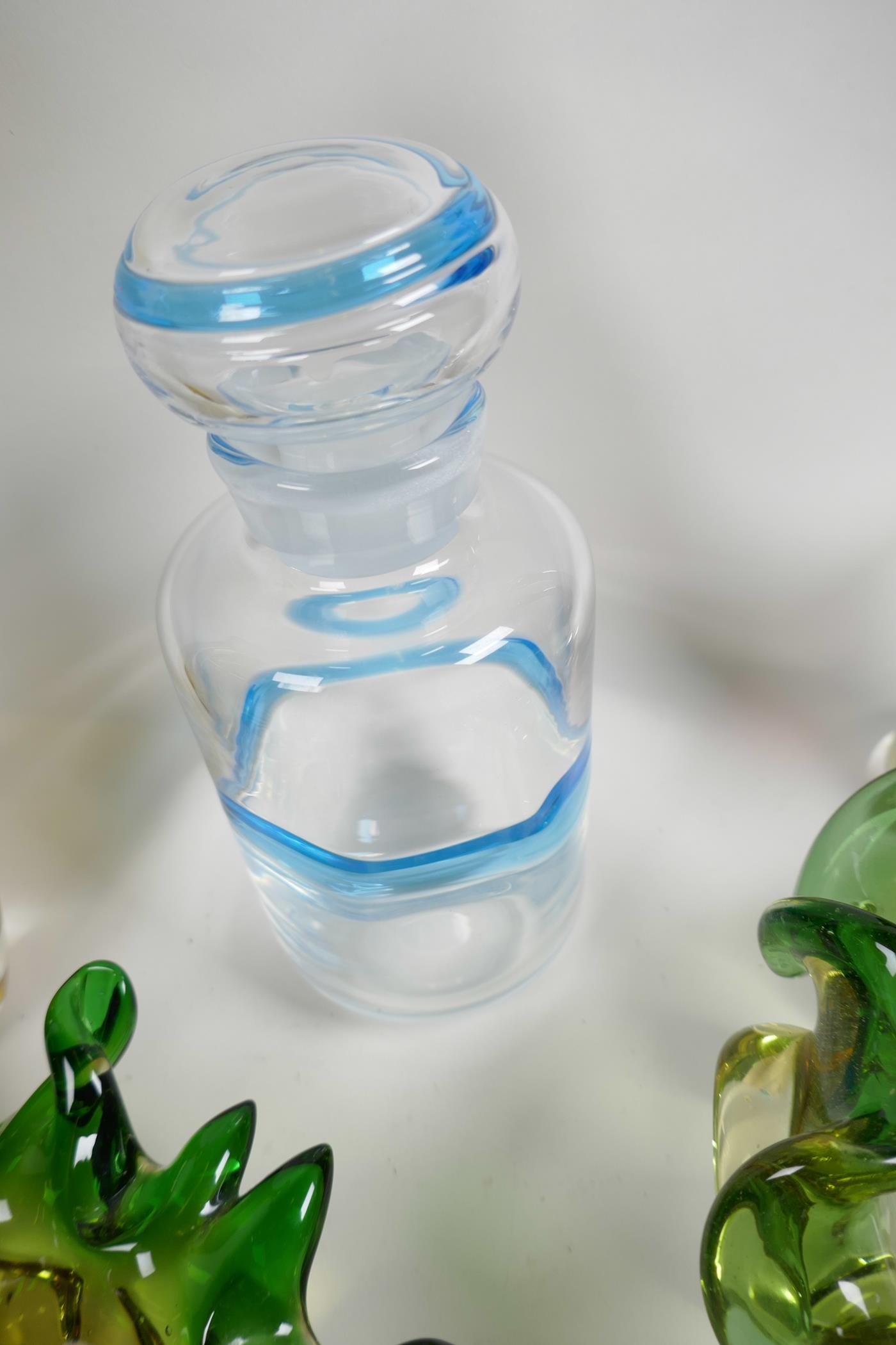 Two shaped studio glass dishes with green frilled edges fading to vaseline centres, 8½" diameter, - Image 5 of 5