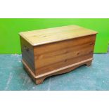 A pine blanket box, 36" x 20" x 20"