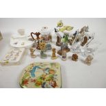 A quantity of miscellaneous trinkets etc including four ceramic bird figurines, a Holkham pottery '