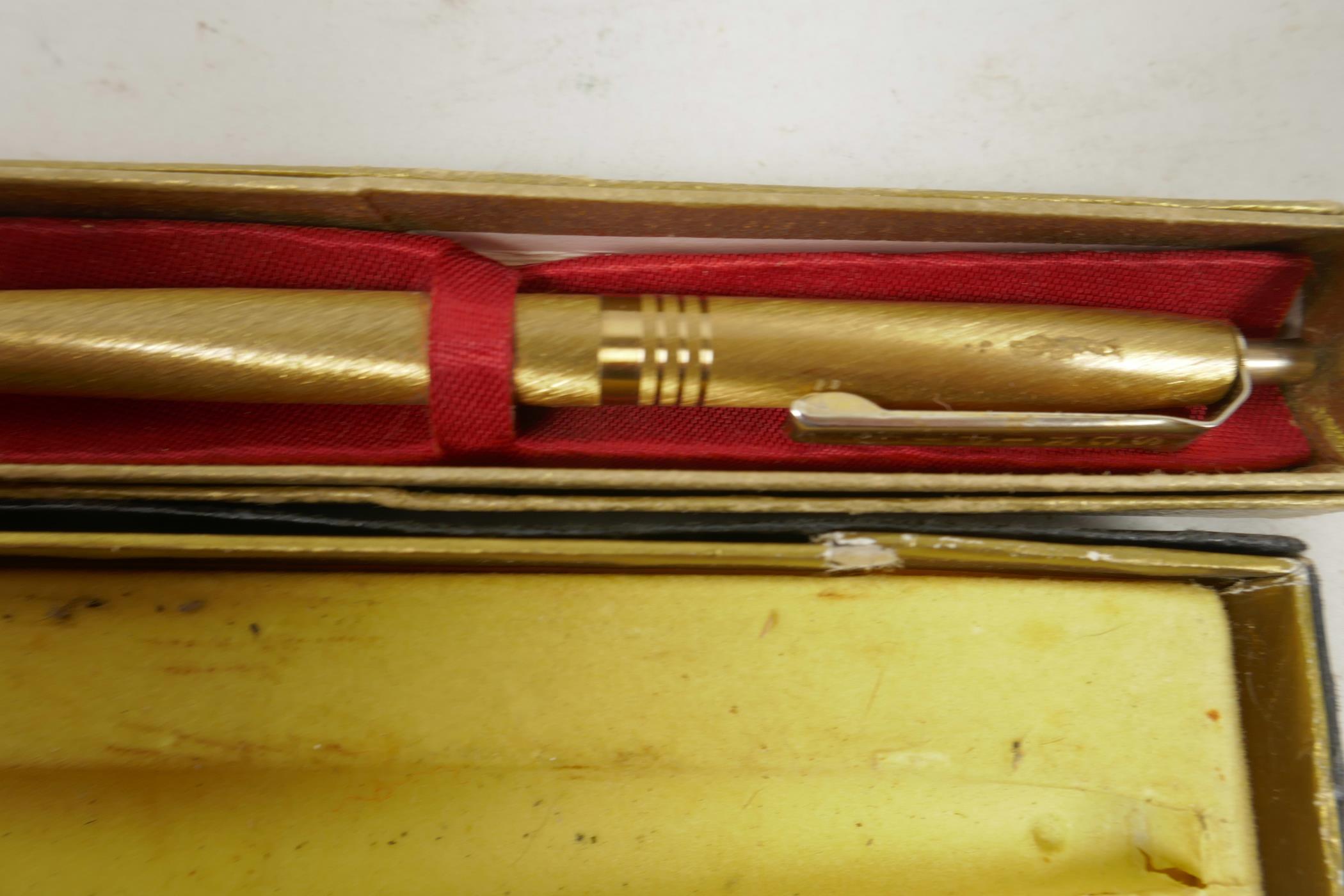 Three Parker fountain pens and a Scripto golden ball point pen - Image 3 of 3