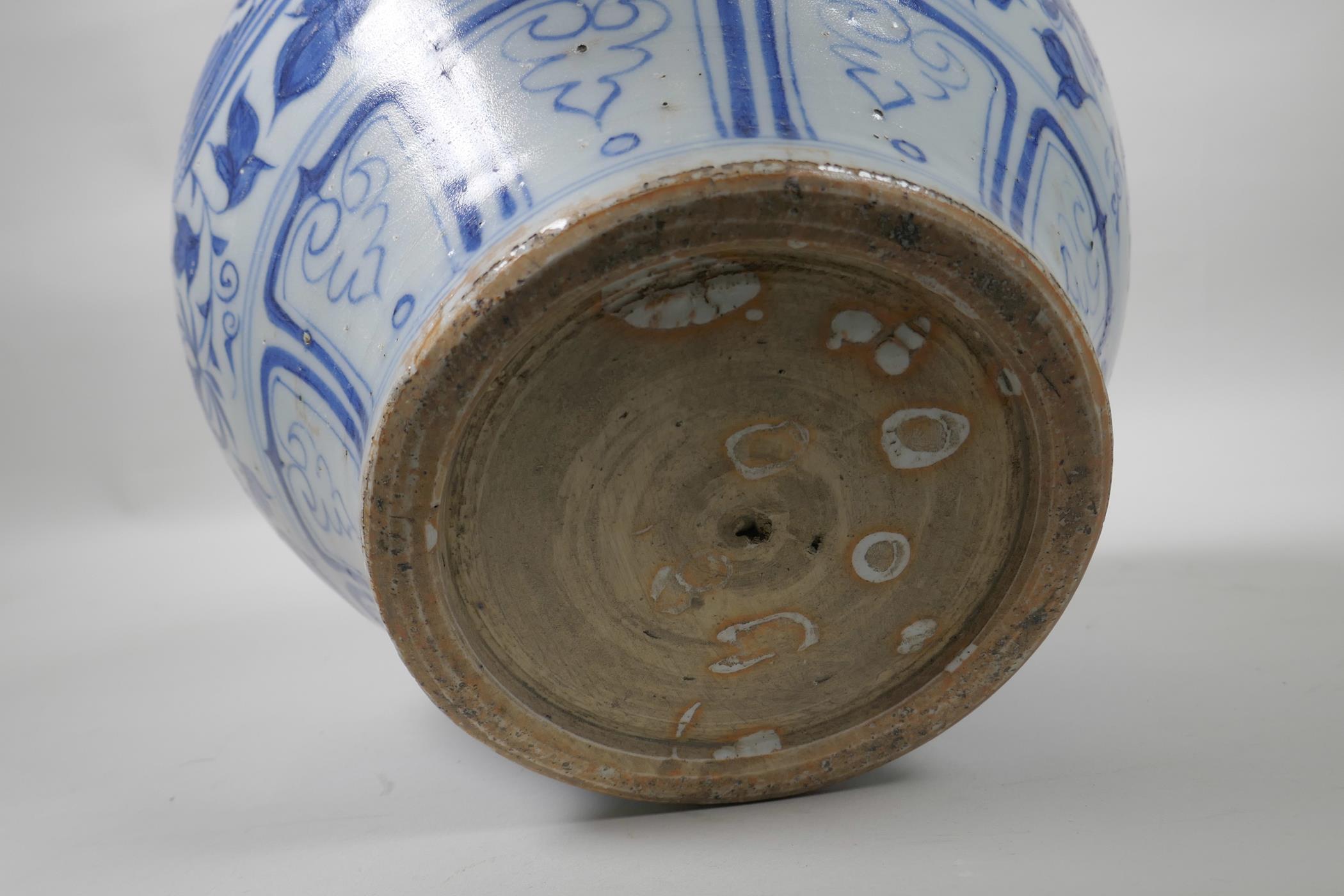 A Chinese blue and white Yuan style jar decorated with phoenix and flowers, 8" high - Image 4 of 4