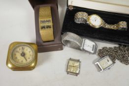 Five various wristwatches and a small brass cased mantel clock (6)