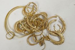 A quantity of scrap 9ct gold, 40 grams