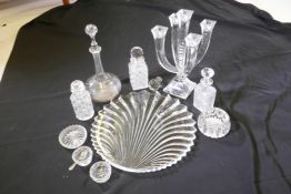 A glass leaf pattern serving plate, 12" diameter (chipped), together with a designer glass five
