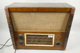 An Ekco A160 valve radio (one knob missing), 19" x 16" x 10"