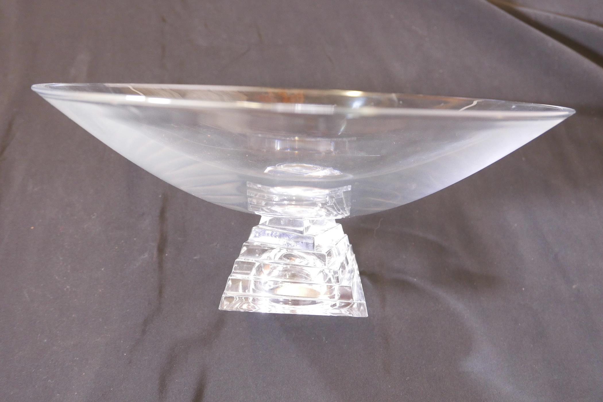 A large clear lead crystal tazza on twisted stepped pedestal, 14" diameter - Image 2 of 4