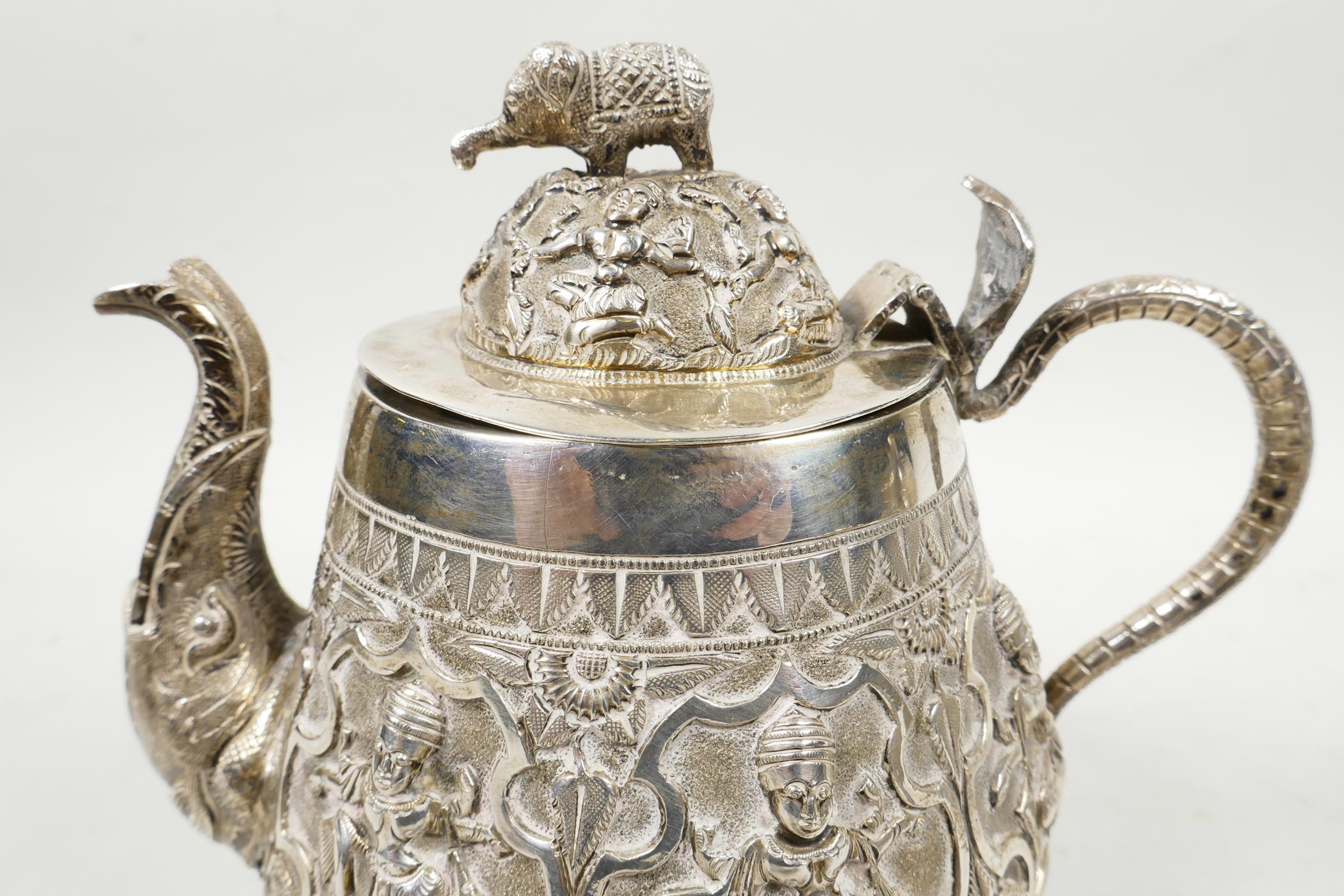 A beautiful C19th Anglo-Indian solid silver (tested) tea service, comprising teapot, cream jug and - Image 3 of 9