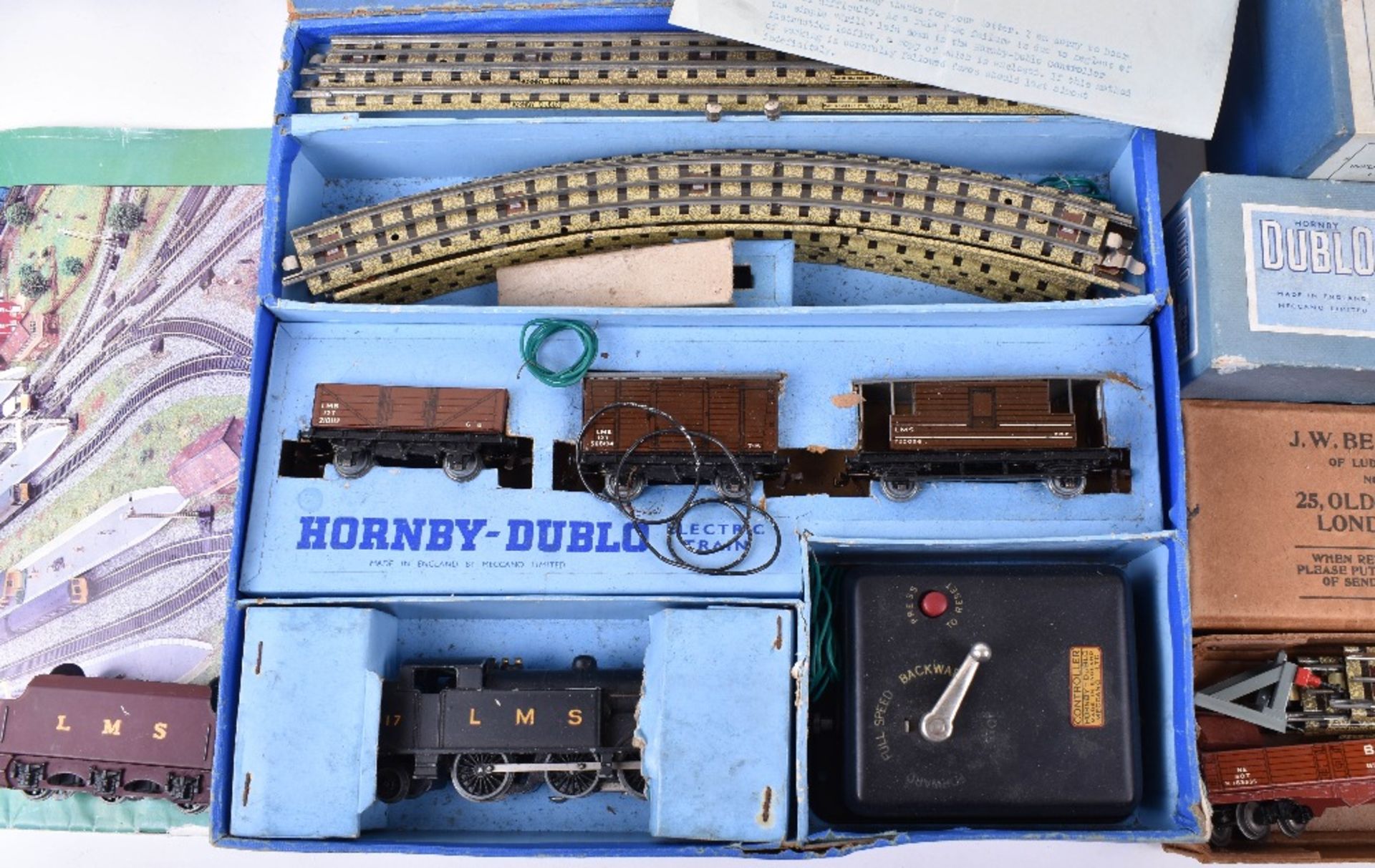 Hornby Dublo 3-rail Tank Goods set, locomotive and rolling stock - Image 4 of 5
