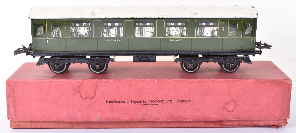 Hornby 0 Gauge Pre-war No.2 SR 3rd Class Corridor Coach - Image 2 of 3