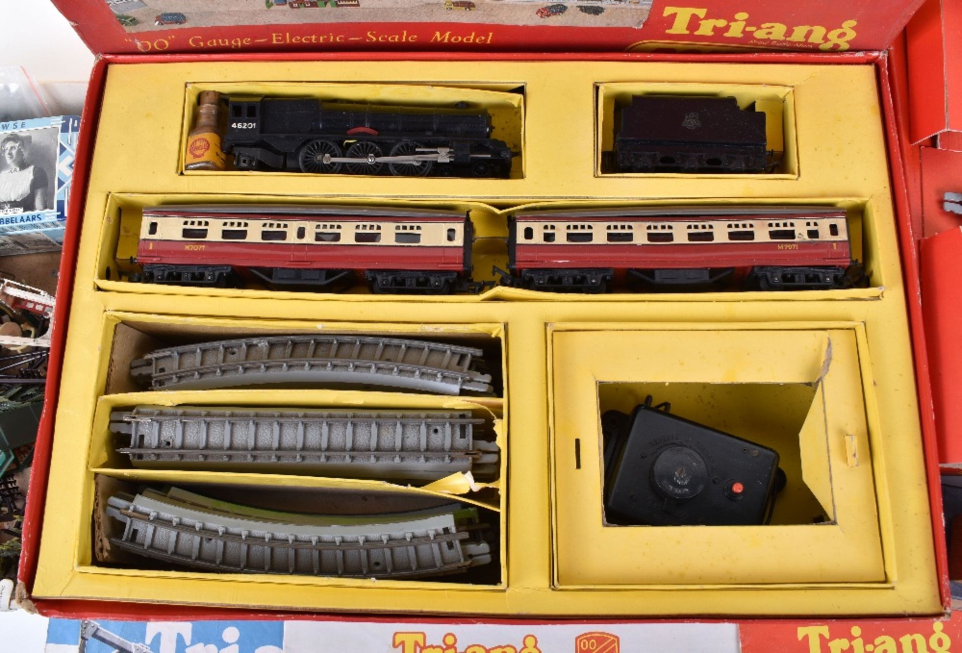 Quantity of Triang 00 Gauge Railways - Image 2 of 5