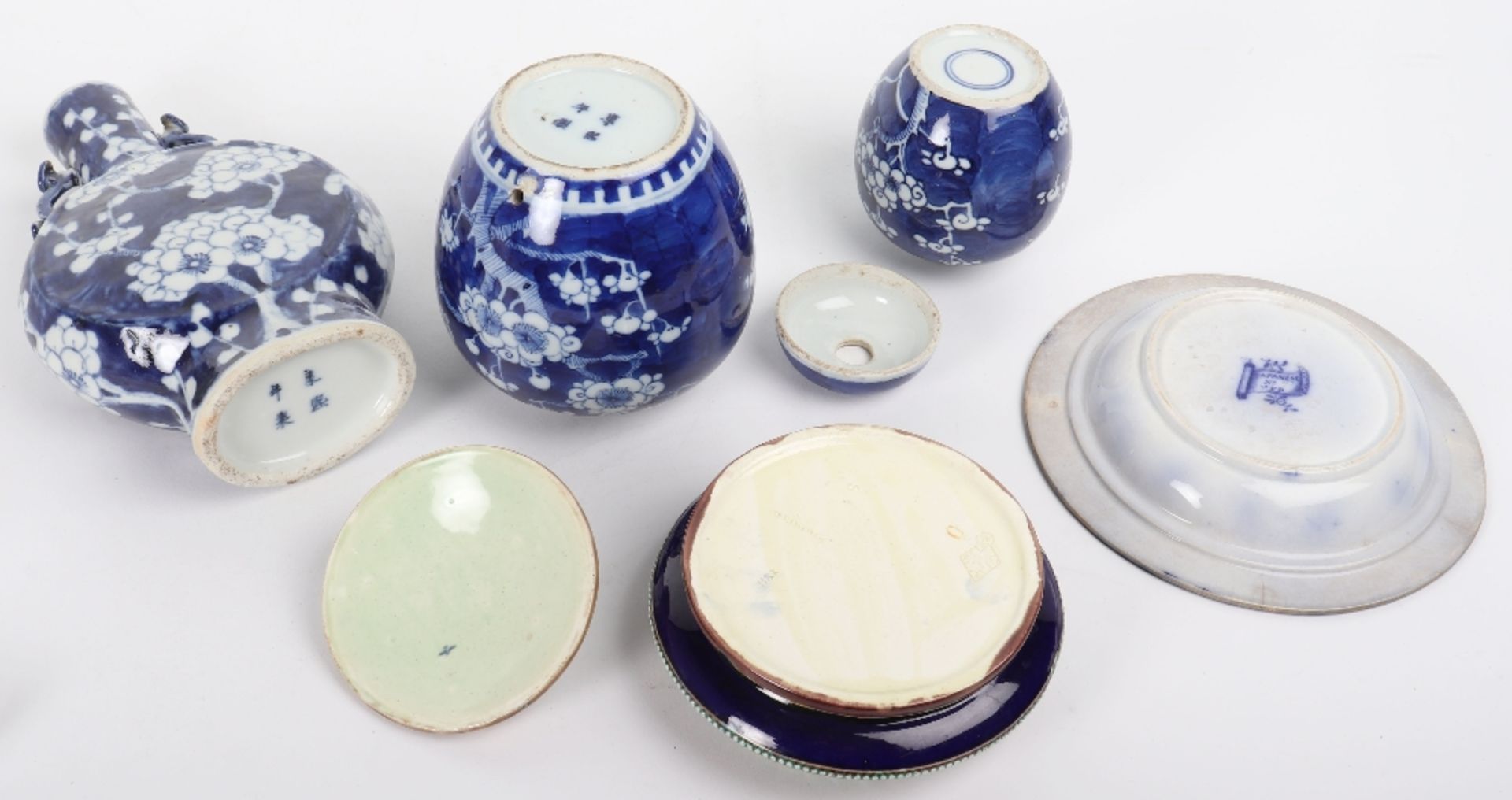 A Chinese blue and white moon flask - Image 10 of 16