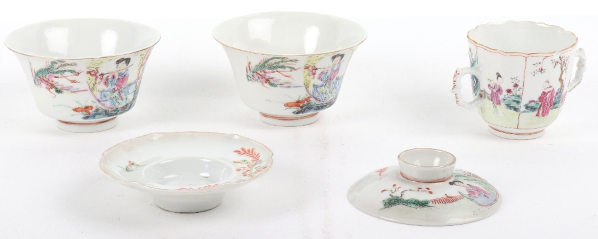 A pair of late 19th century Chinese famille rose porcelain bowls - Image 5 of 12