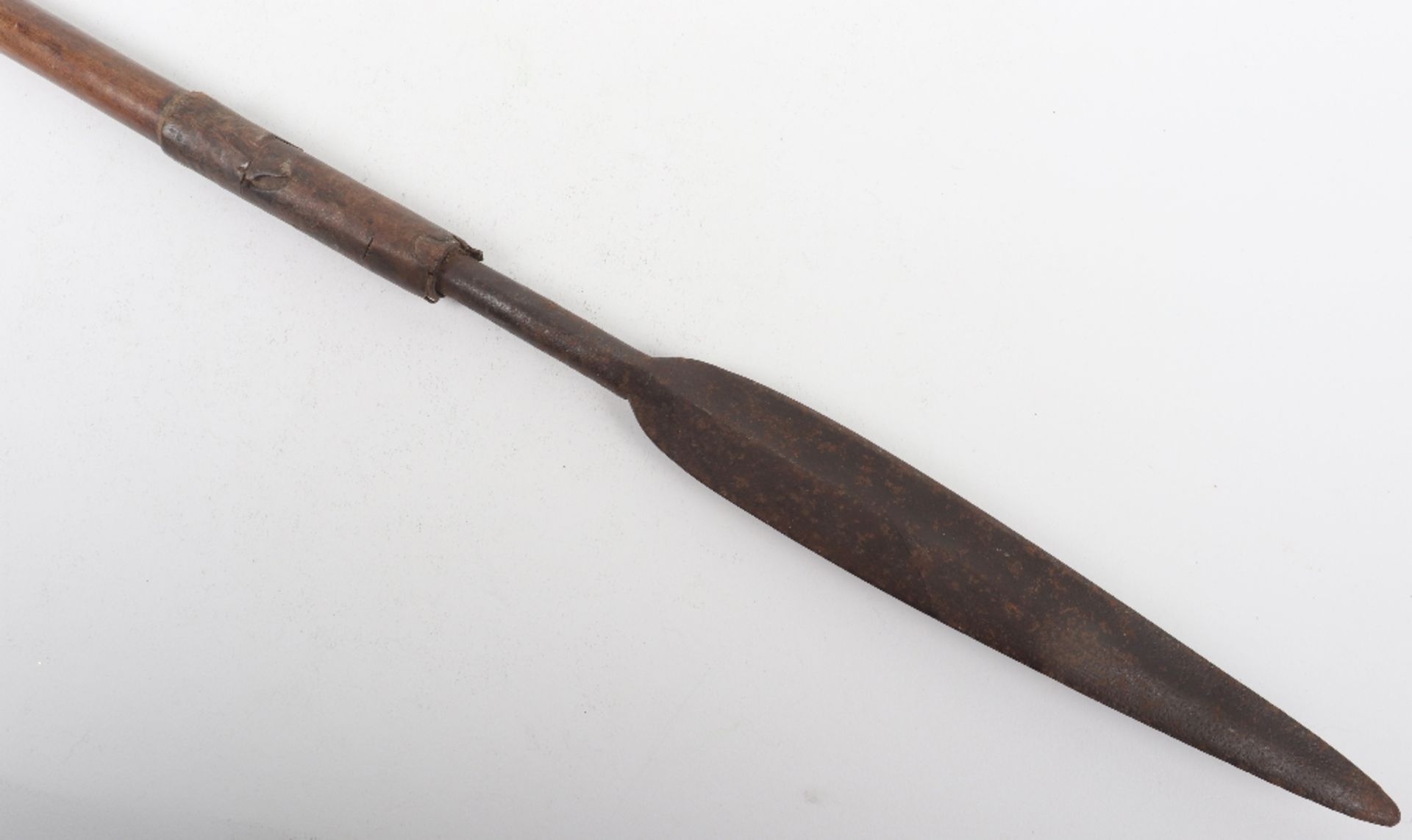 An African tribal spear, - Image 6 of 7