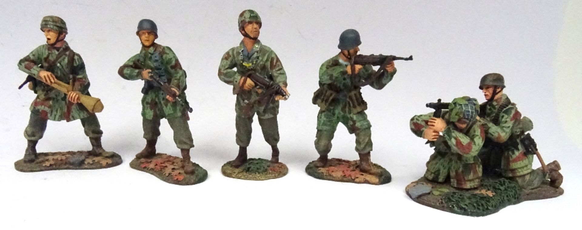 Britains matte WWII series German Paratroops - Image 3 of 3