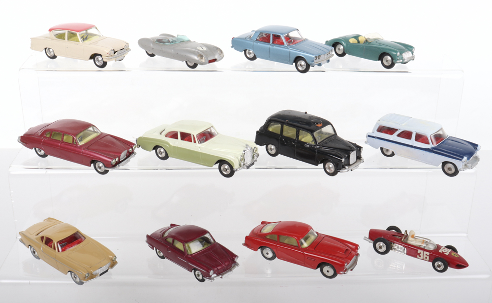 Twelve Original Vintage Unboxed Corgi Toys Cars - Image 3 of 4