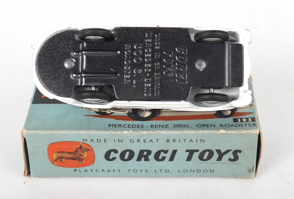 Corgi Toys 303 Mercedes Benz 300SL Open Roadster - Image 4 of 4