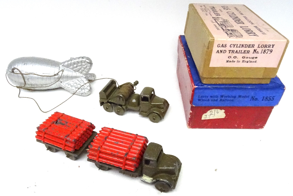 Britains set 1855, 00 scale Winch Lorry with Barrage Balloon - Image 2 of 2