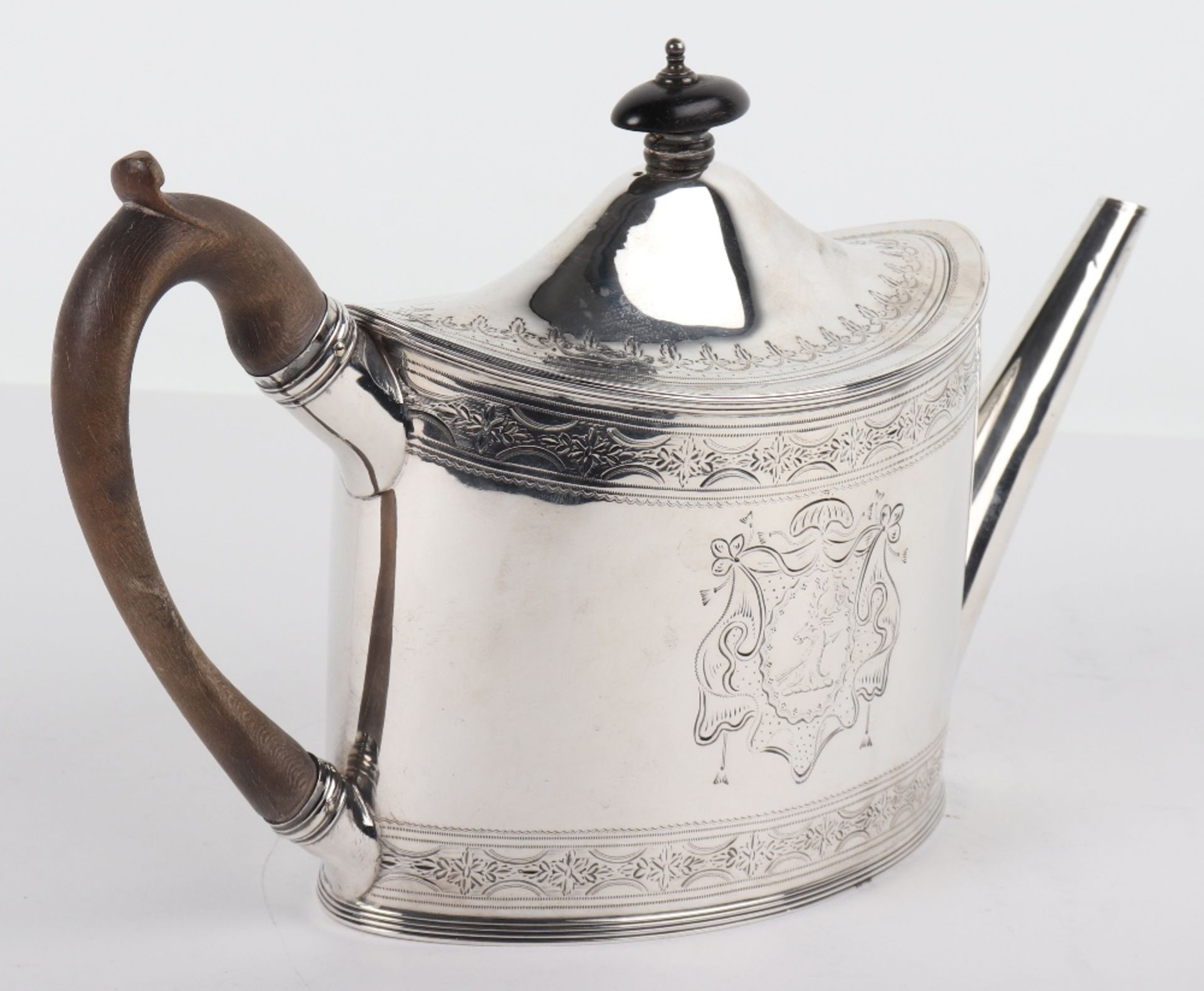A George III silver teapot, Patrick & Anne Bateman, London 1791 - Bild 3 aus 15