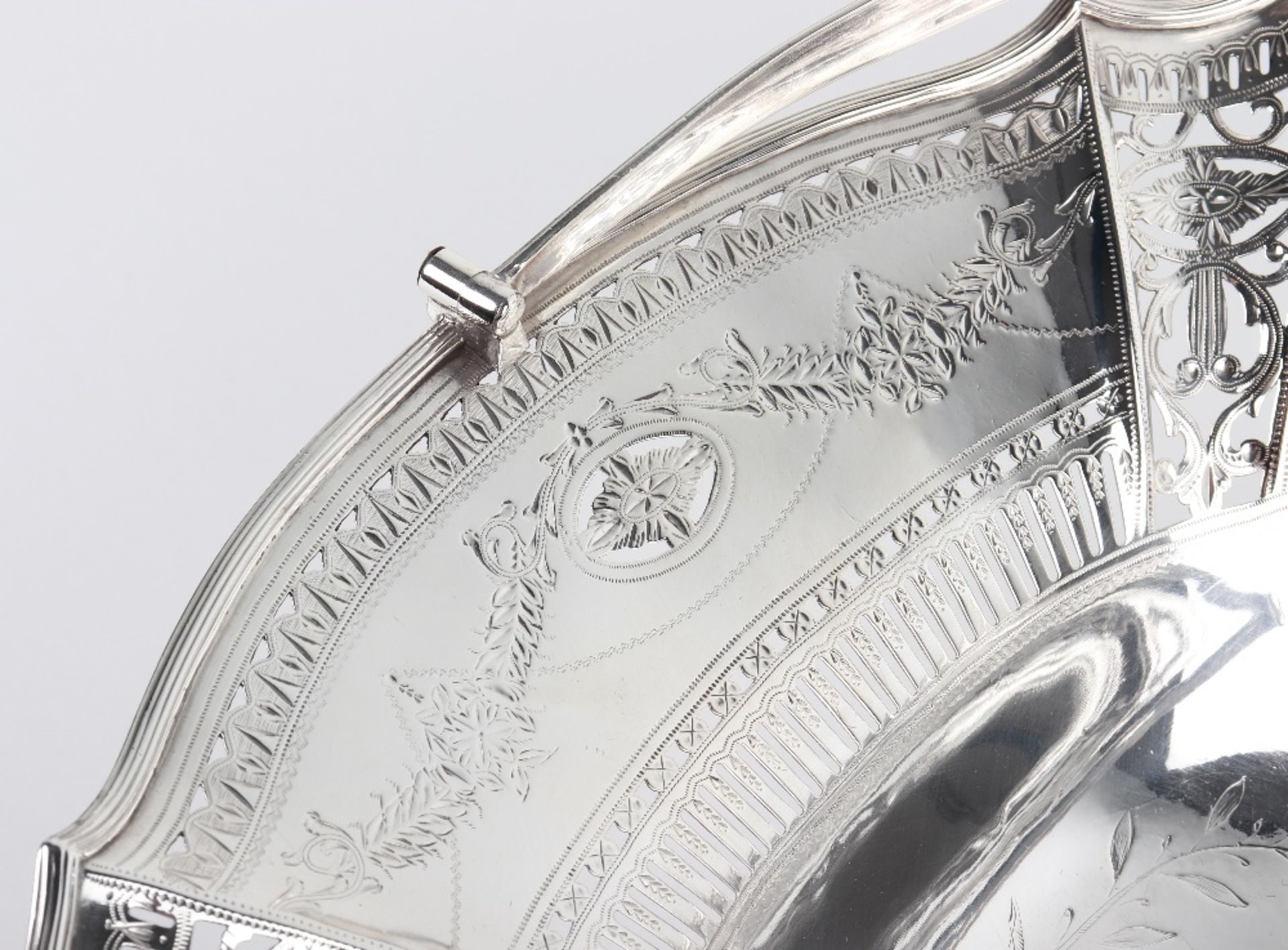 An Irish silver basket, Joseph Jackson, Dublin 1800 - Image 10 of 14