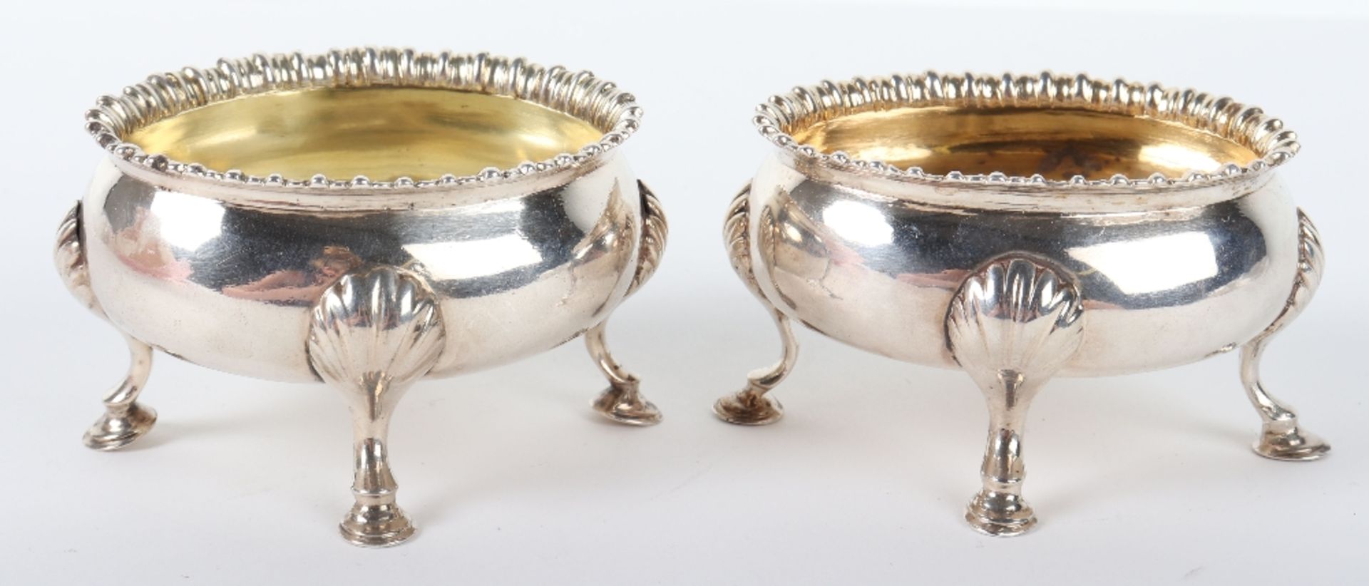 A pair of 18th century salts, possibly William Cripps, London 1770 - Image 2 of 5