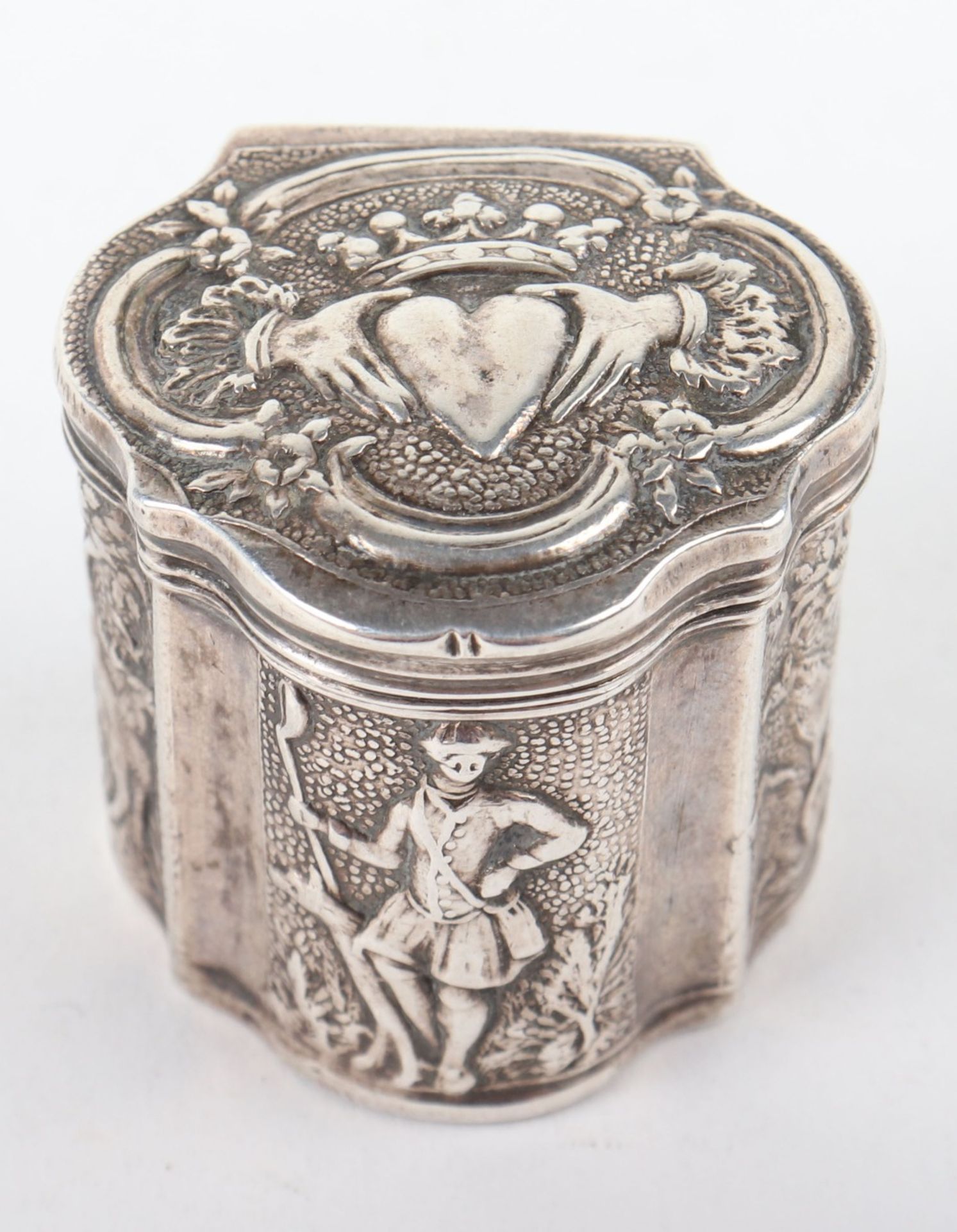 A 19th century Dutch silver comfit box - Image 4 of 5