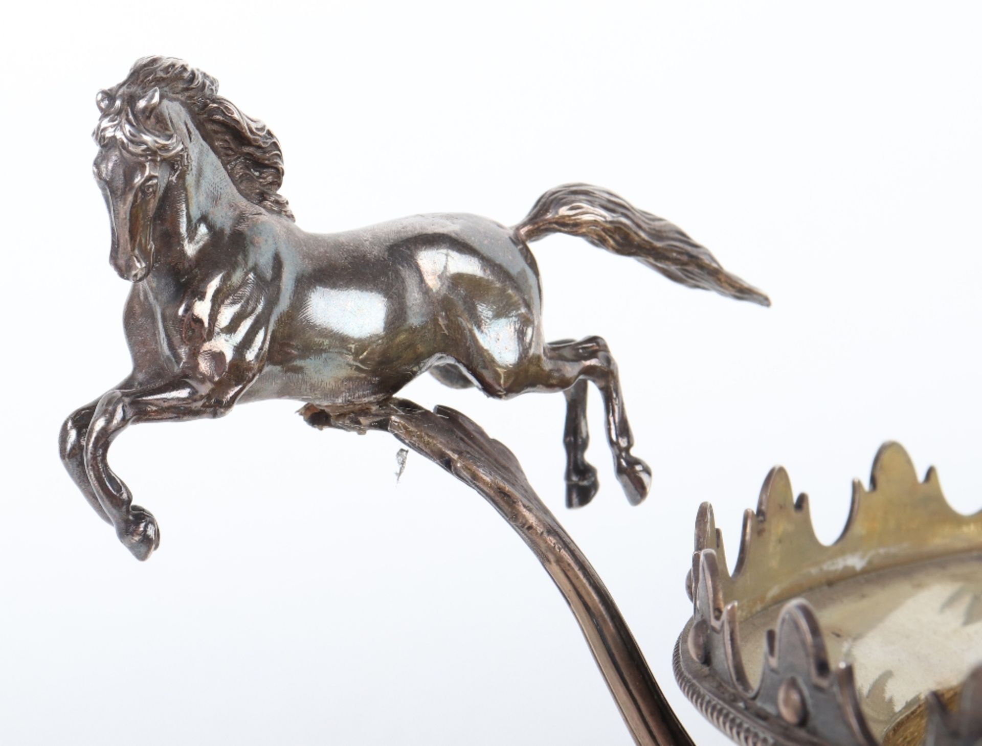 An impressive 19th century military silver tazza/centrepiece commemorating the 5th Royal Inniskilli - Bild 6 aus 10