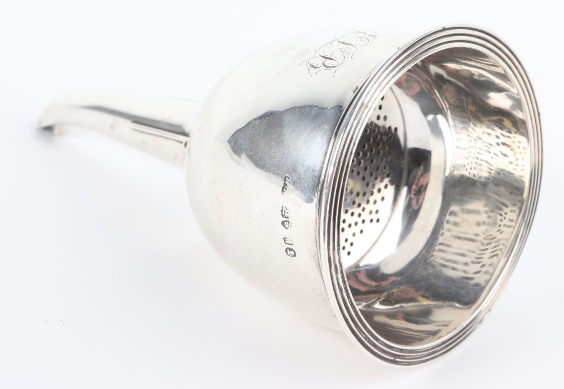 A George IV silver wine funnel, Eames & Barnard, London 1826 - Image 15 of 15