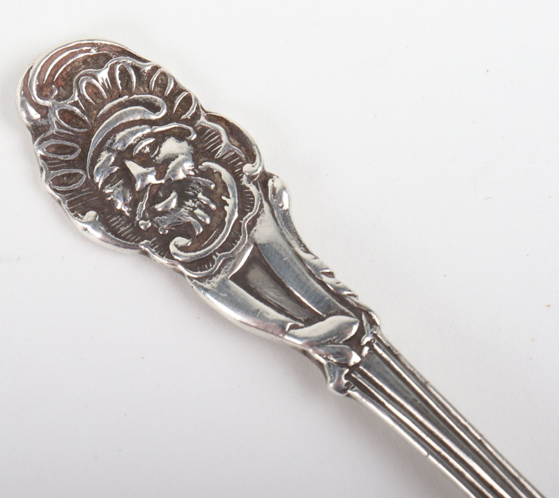 A Victorian silver caddy spoon, London 1868 - Image 2 of 4